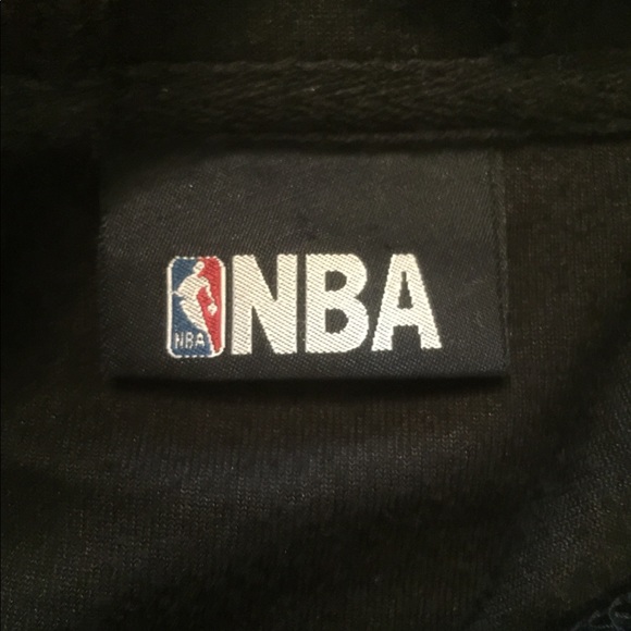 NBA 🏀 Cleveland Cavs Men’s Size US Large LeBron James Black Velour Hoodie - Picture 7 of 11